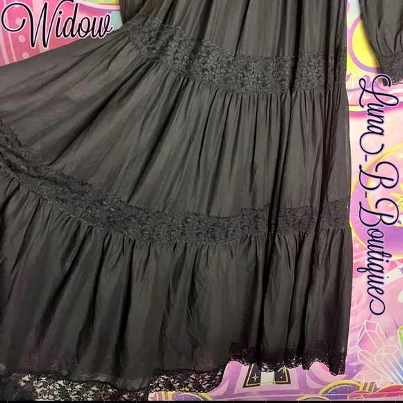 🆕🔮House of Widow🔮Tiered Maxi Dress✨ - Picture 4 of 10